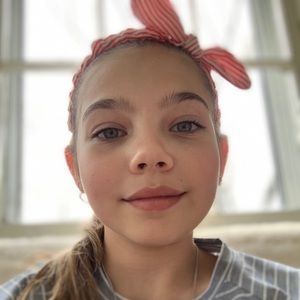 Meet your Posher, Ella